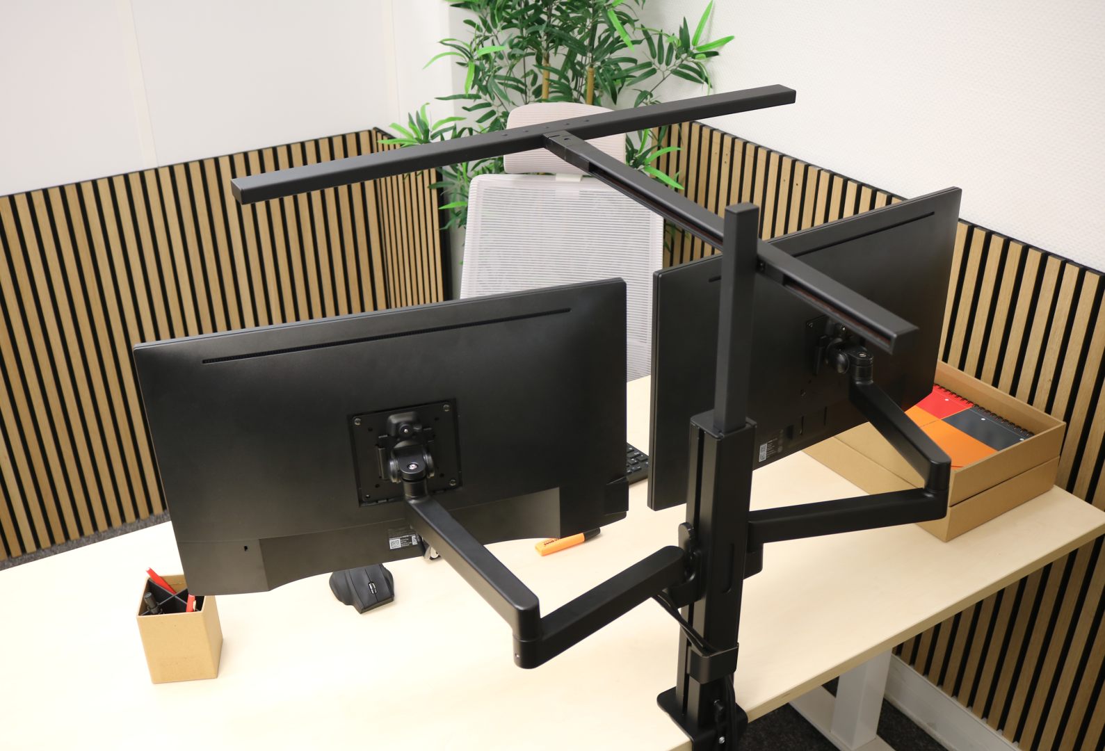 Hamelin Tischleuchte mit Monitorarm doppelt Elite lumino screen