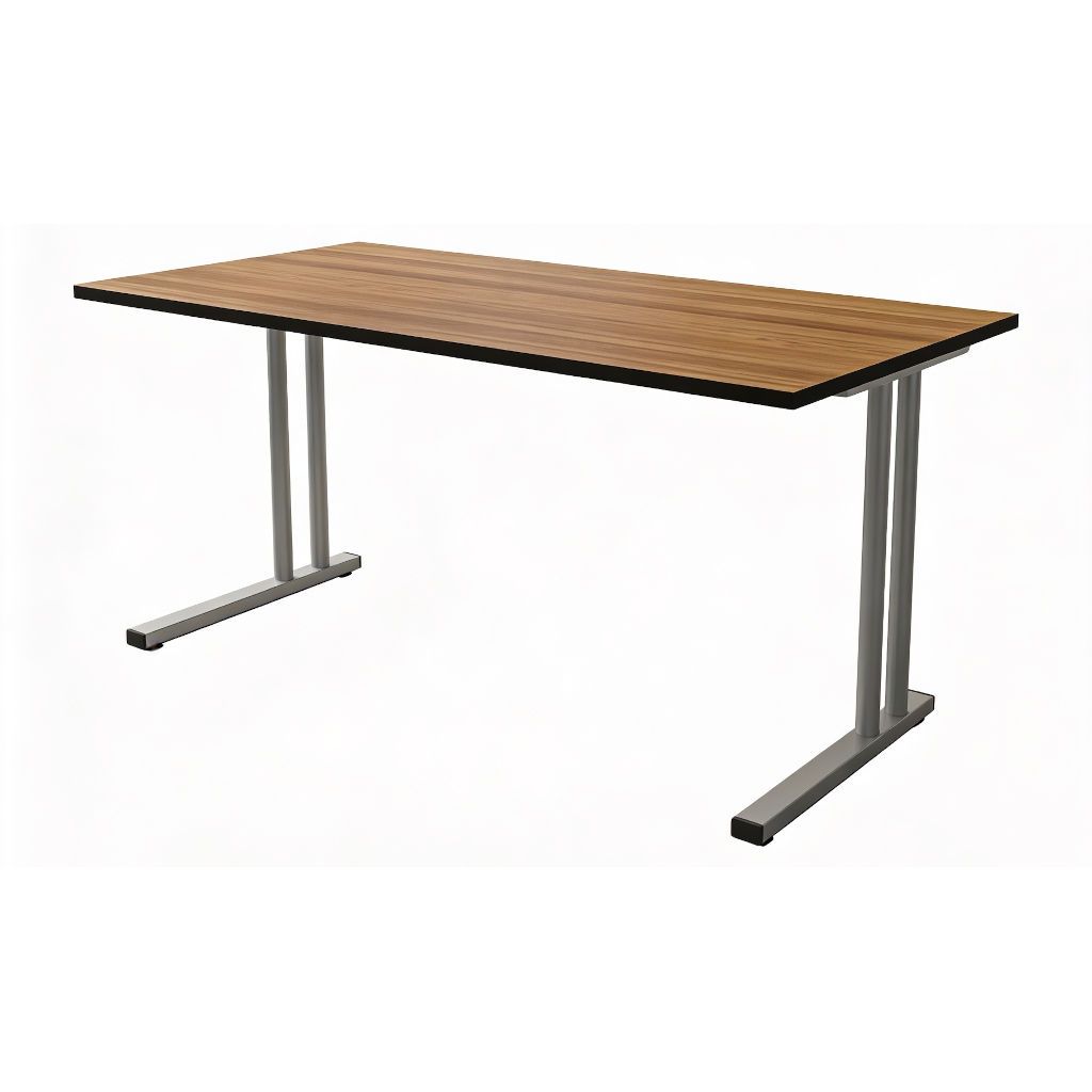 Schreibtisch E10 mit Stahltraverse C-Fuß