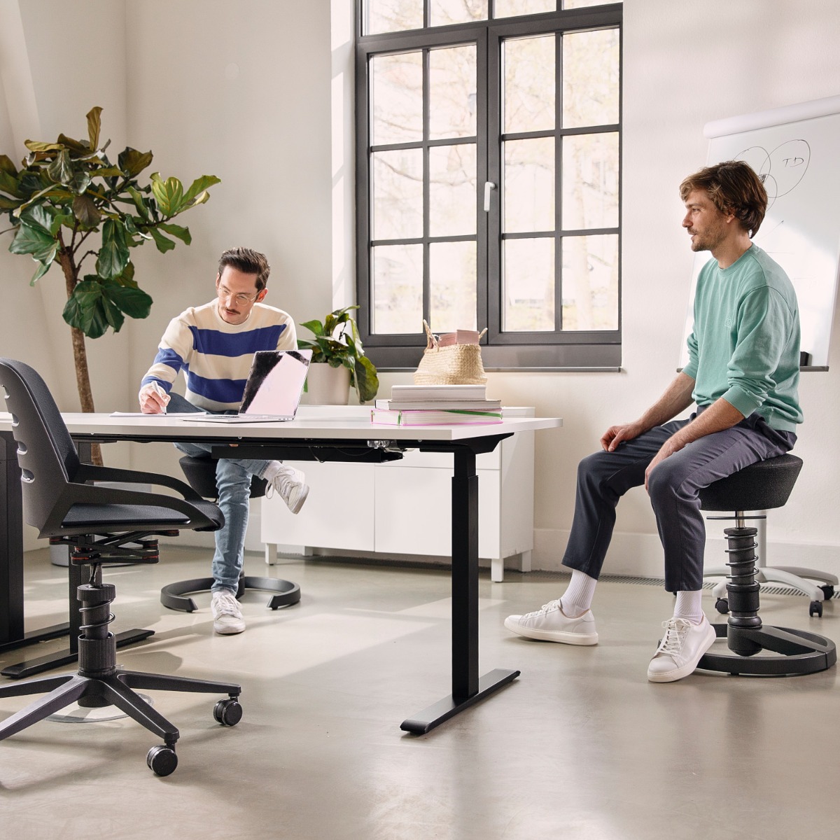 Auswahl verschiedener Aeris Bürostühle