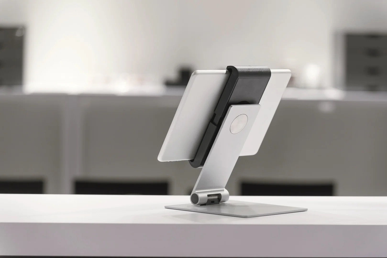 Durable TABLE Tablet-Tischhalterung im Einsatz