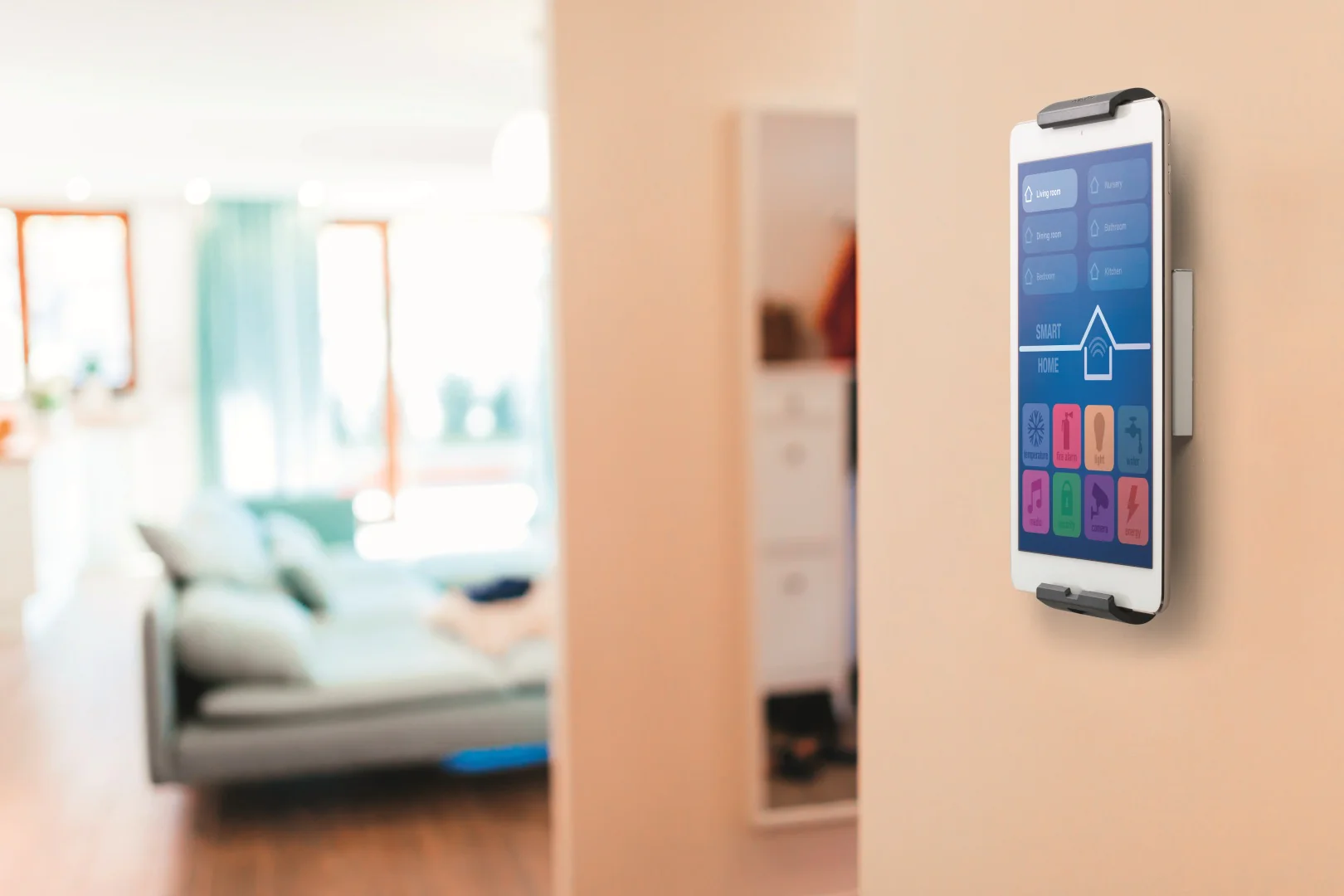 Durable Tablet-Wandhalterung WALL mit Tablet an der Wand