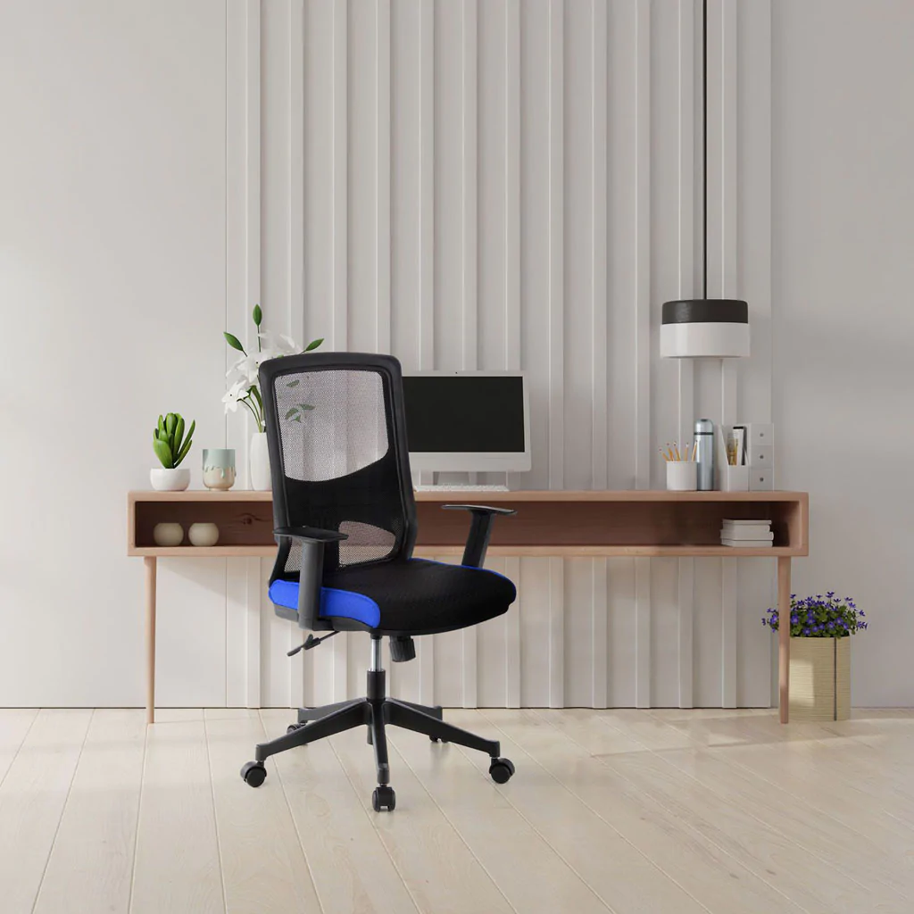 Ergonomischer Chefsessel LAVITA mit atmungsaktiver Netzrückenlehne in Schwarz