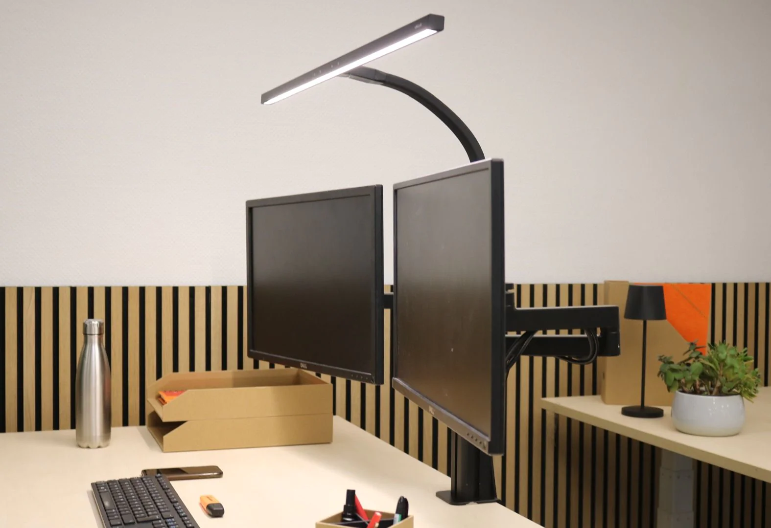 Tischleuchte mit Monitorarm doppelt Strata screen von Unilux - Produktbild 13 von 19