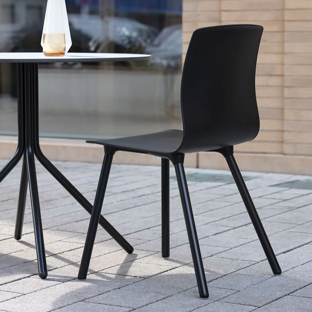 Konferenzstuhl Fiore Outdoor Kunststoffschale 4-Fuß von Dauphin - Produktbild 1 von 20