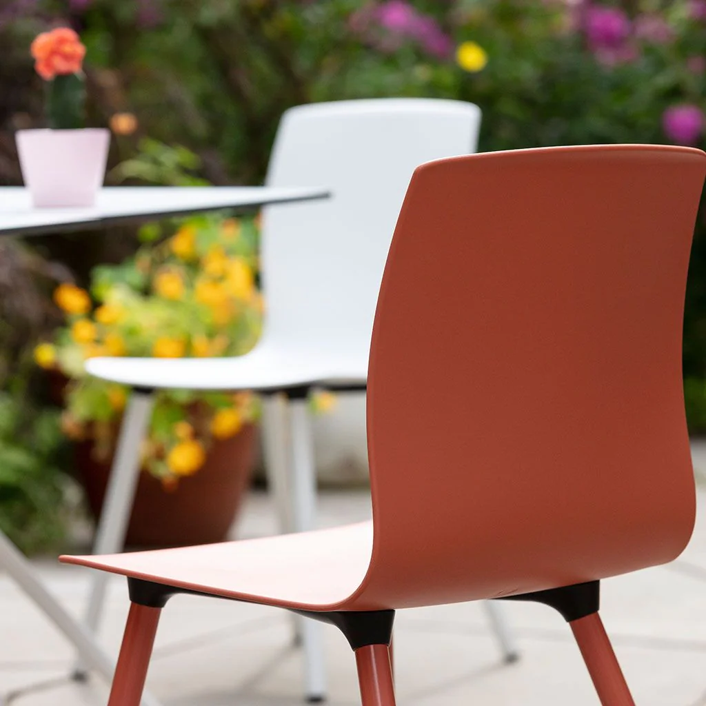 Konferenzstuhl Fiore Outdoor Kunststoffschale 4-Fuß von Dauphin - Produktbild 3 von 20