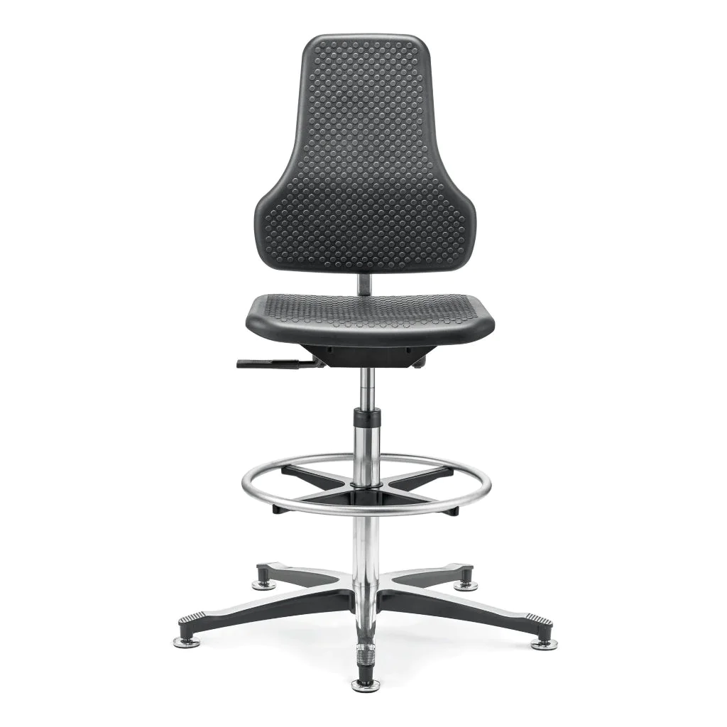 Der Dauphin Tec Profile XS Counterstuhl im professionellen Einsatz