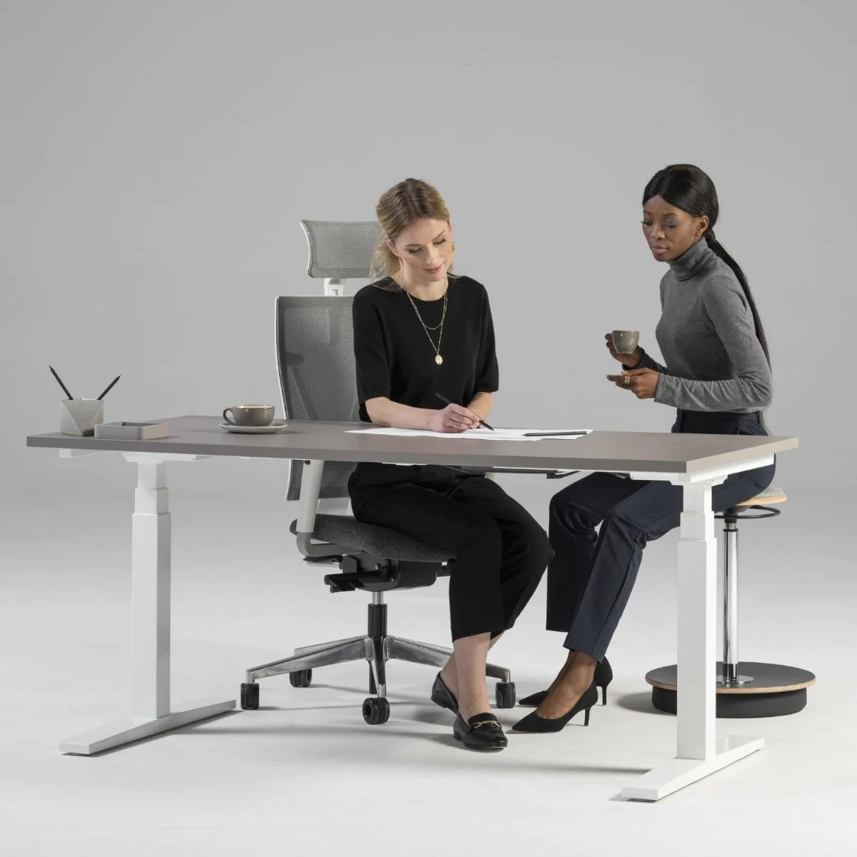 Nowy Styl Belise Hocker am Sitz-Steh-Arbeitsplatz