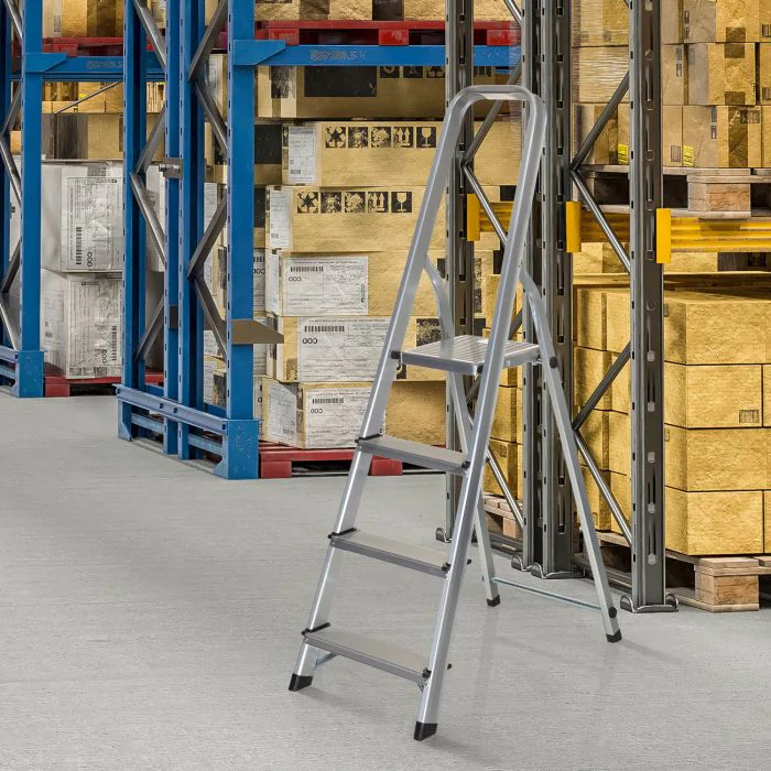 Detailansicht der rutschfesten Trittstufen und der stabilen Klappmechanik