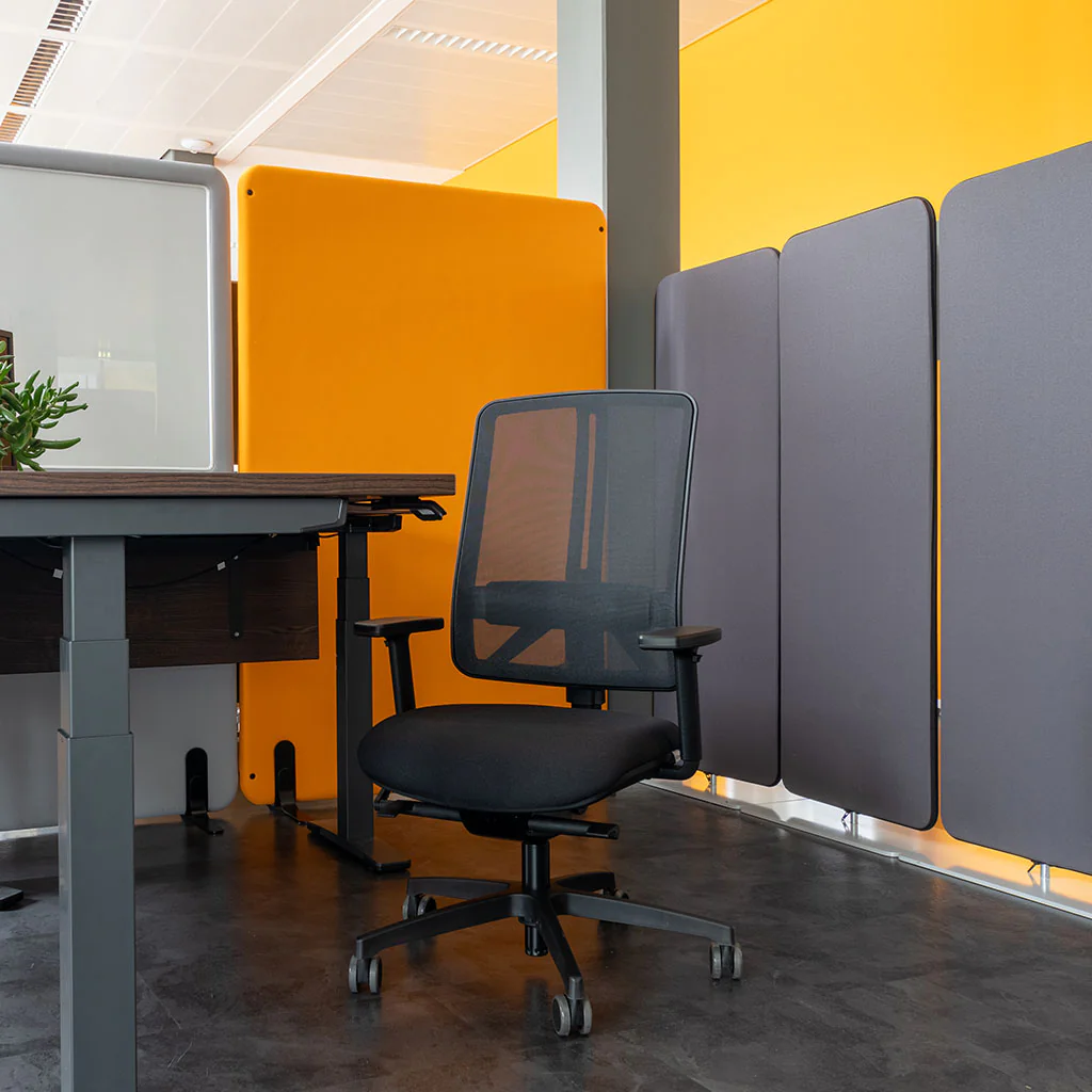 Ergonomischer Bürodrehstuhl FLEXI FX 1103 A mit Netzrückenlehne und hellblauem Sitzpolster