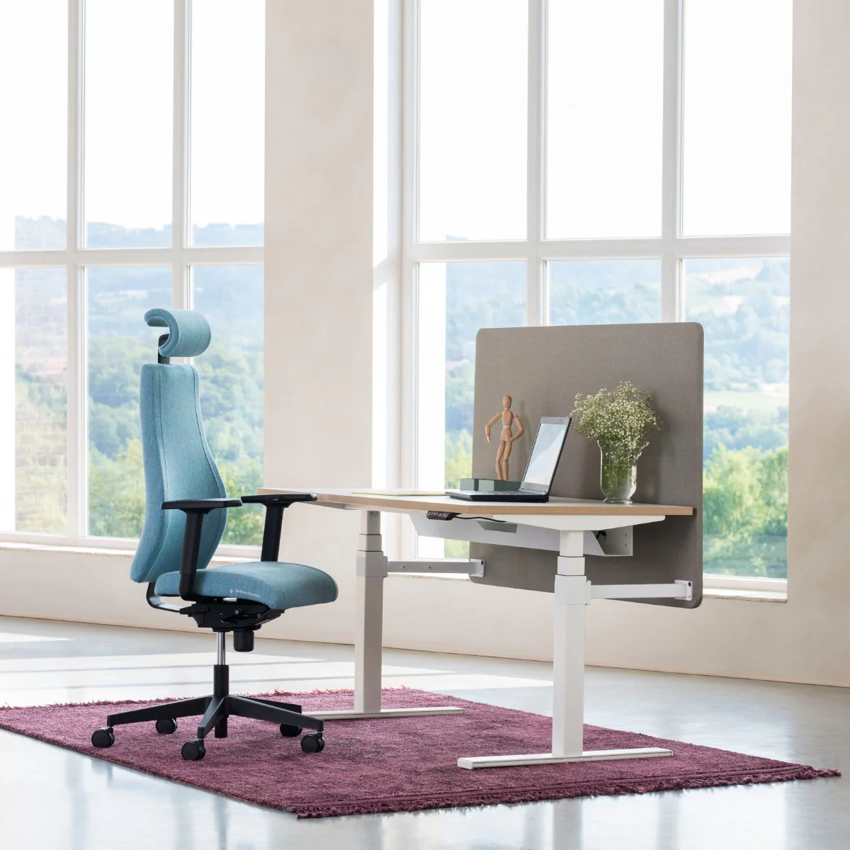 Nowy Styl Bürostuhl Viden Pro am Arbeitsplatz
