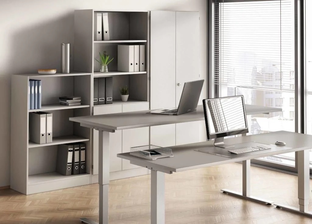 Aktenregal im modernen Büro